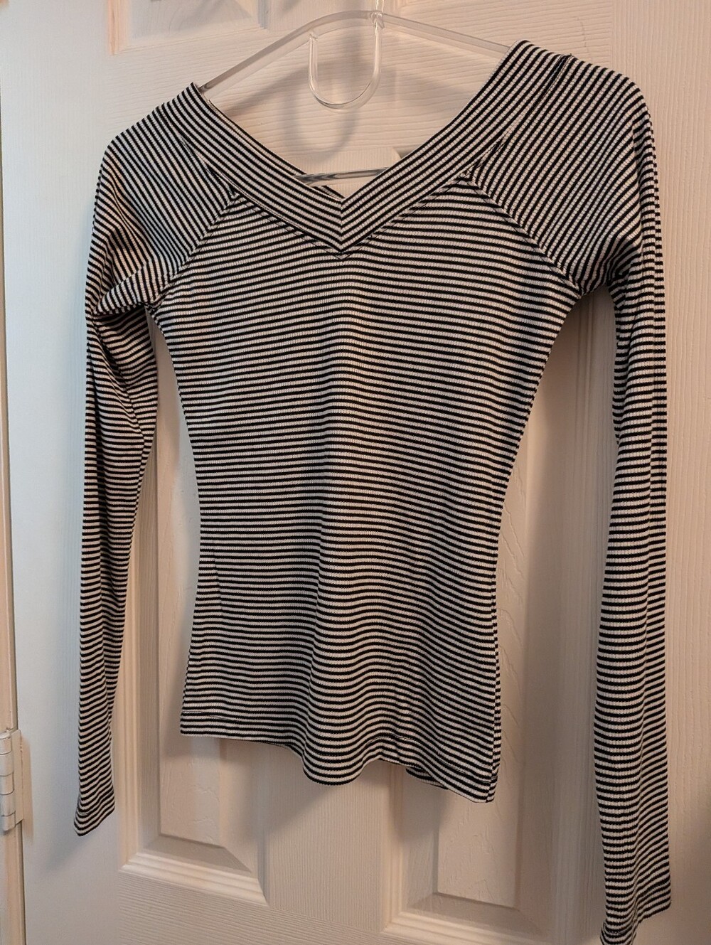 BDG V-Neck Long Sleeve Top